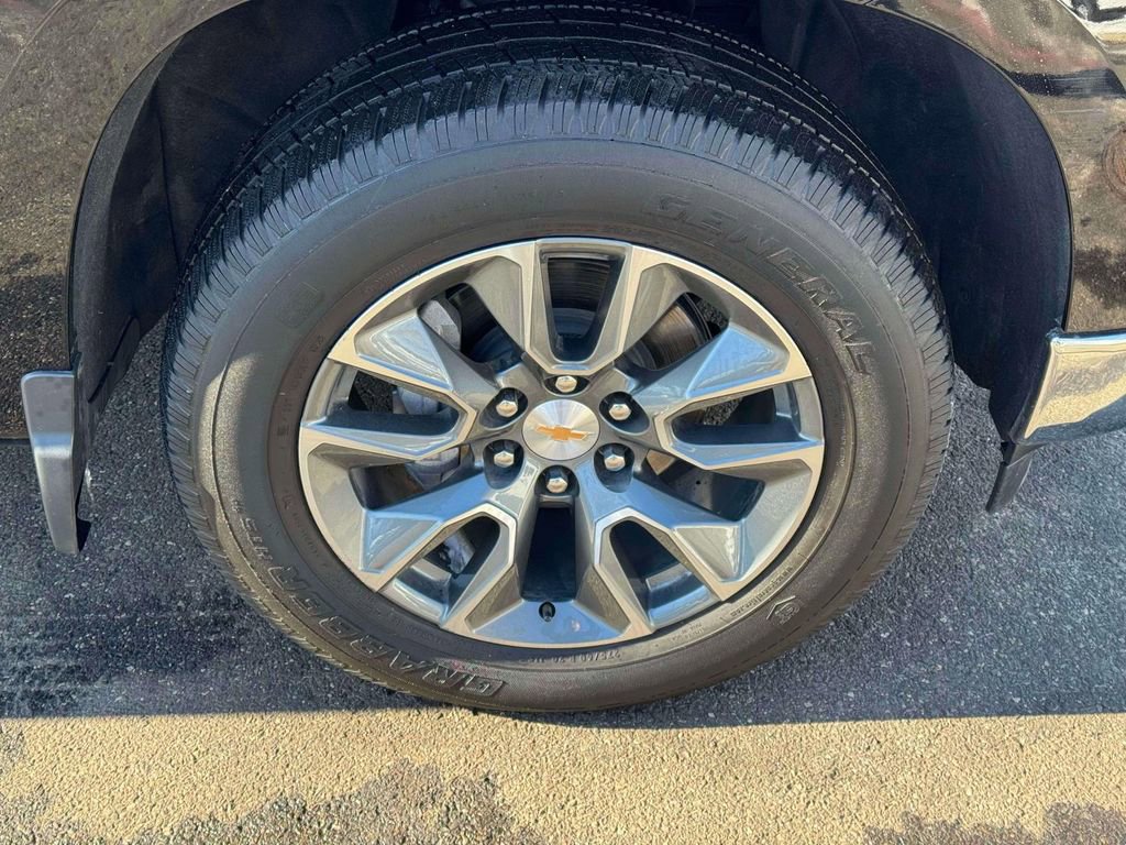 Used 2026 Chevrolet Silverado 1500 LT AWD/4WD image 9