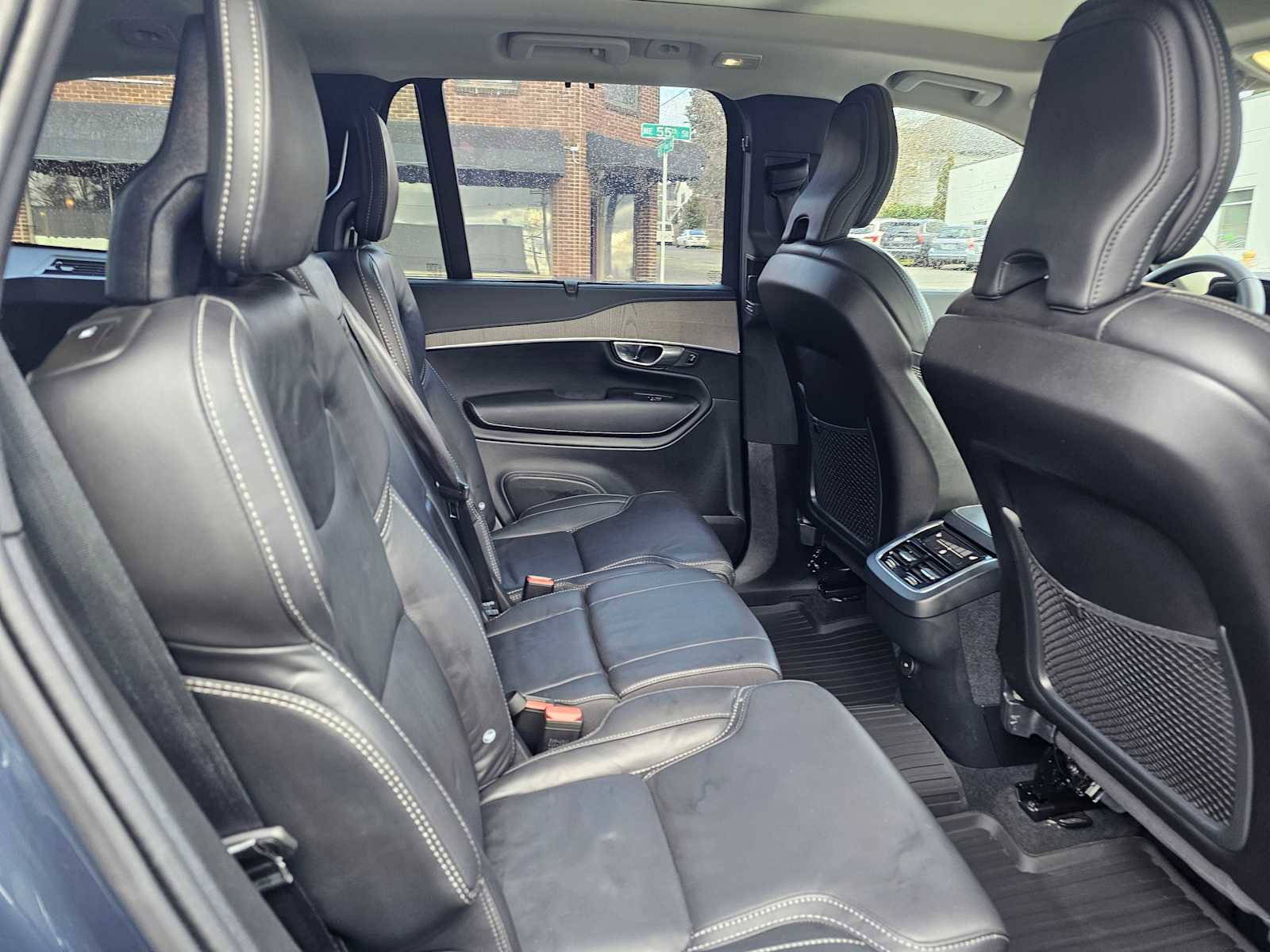 Certified 2024 Volvo XC90 B6 Ultimate w/ Protection Package Premier image 21