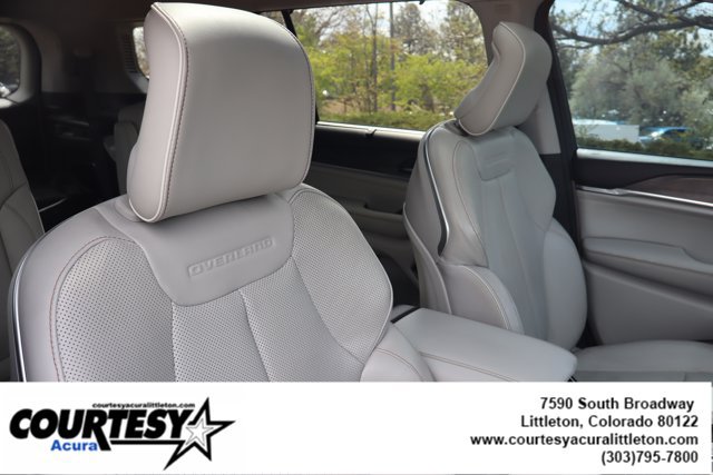 Used 2022 Jeep Grand Cherokee L Overland w/ Luxury Tech Group IV AWD/4WD image 35