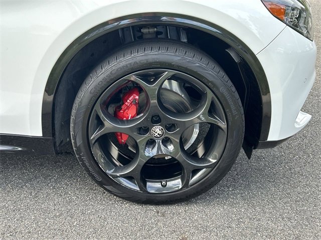 Used 2024 Alfa Romeo Stelvio Veloce image 13