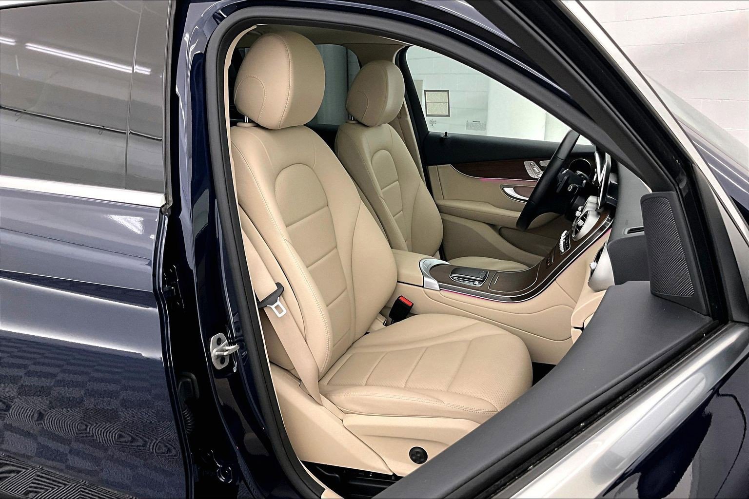 Certified 2022 Mercedes-Benz GLC 300 4MATIC image 6