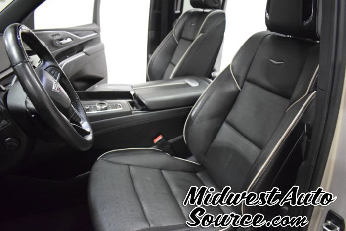 Used 2023 Cadillac Escalade ESV Sport w/ LPO, Illumination Package image 11