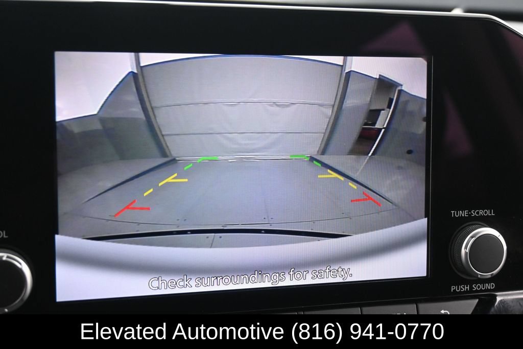 Used 2024 Nissan Pathfinder S AWD/4WD image 10
