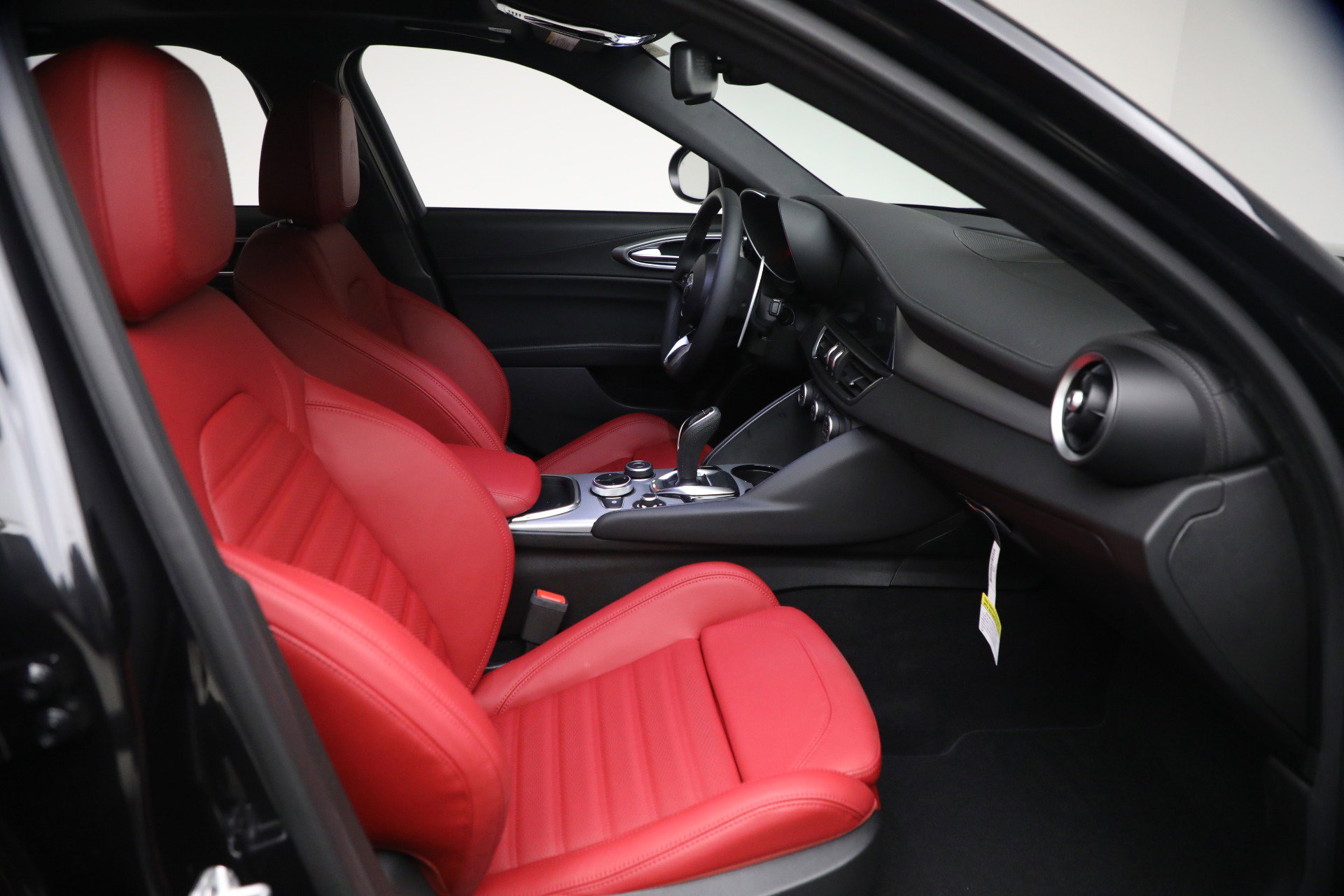 New 2026 Alfa Romeo Giulia AWD image 18