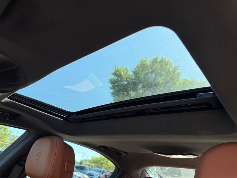 Used 2019 Maserati Ghibli S GranLusso RWD image 21