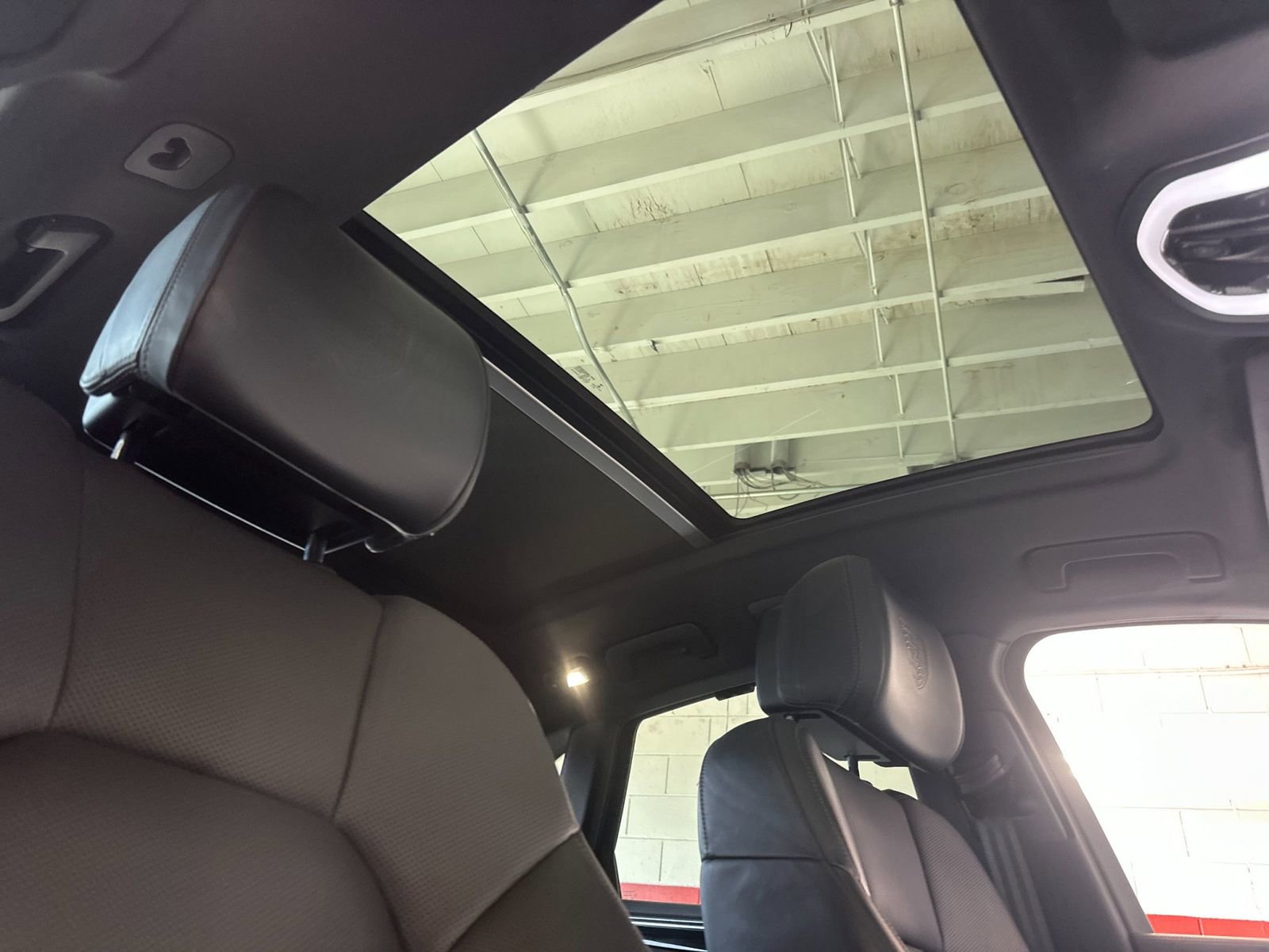 Used 2021 Porsche Macan S AWD/4WD image 18