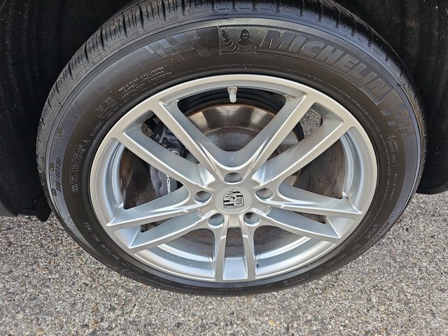 Used 2023 Porsche Cayenne image 33