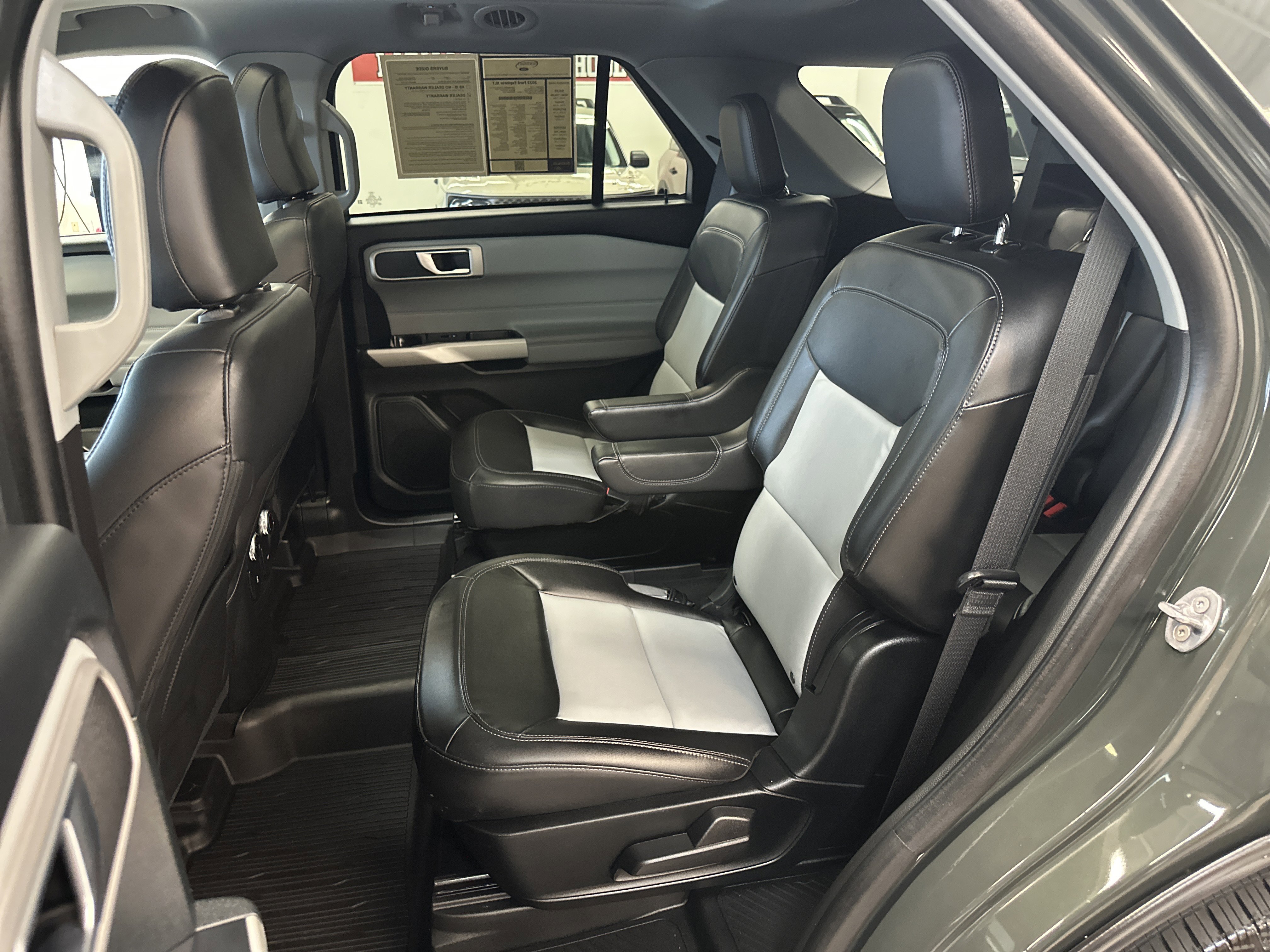 Used 2023 Ford Explorer XLT w/ Equipment Group 202A image 6