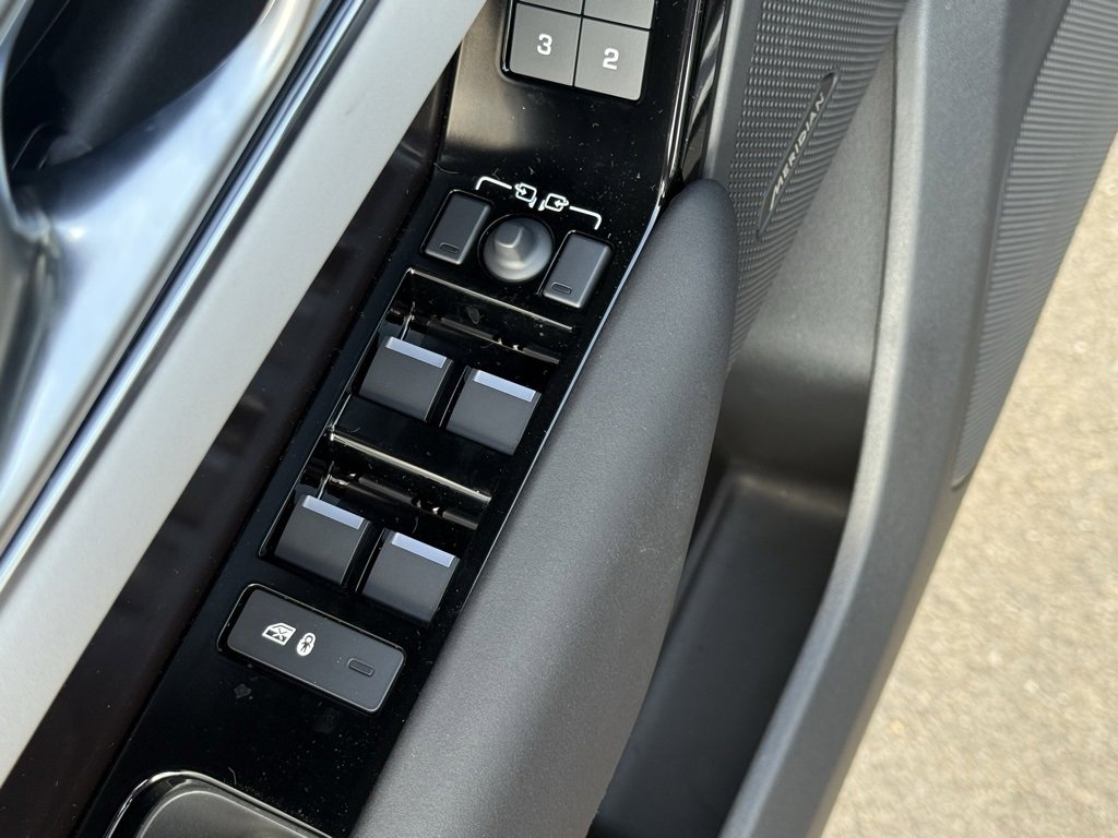 New 2026 Land Rover Range Rover Velar Dynamic SE image 16