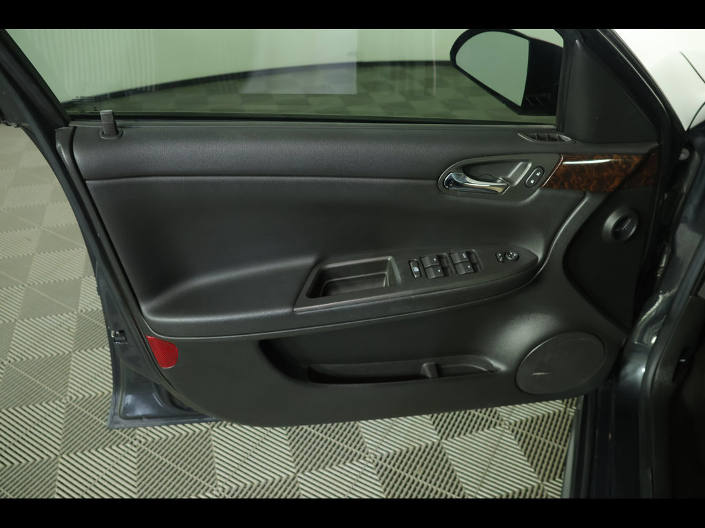 Used 2014 Chevrolet Impala LTZ FWD image 15