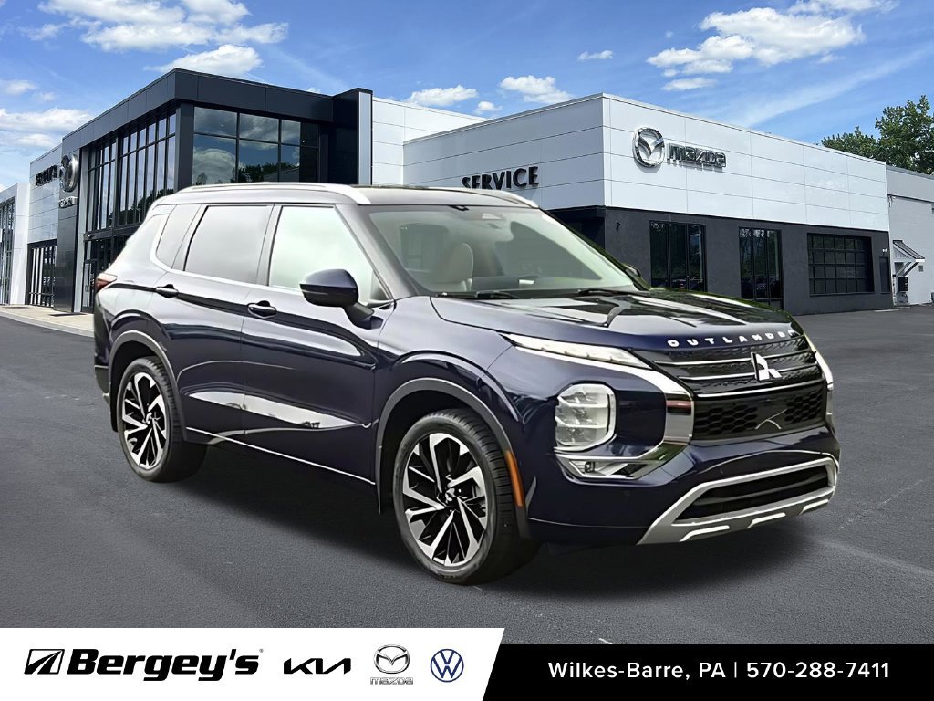 Used 2023 Mitsubishi Outlander SEL AWD/4WD image 2