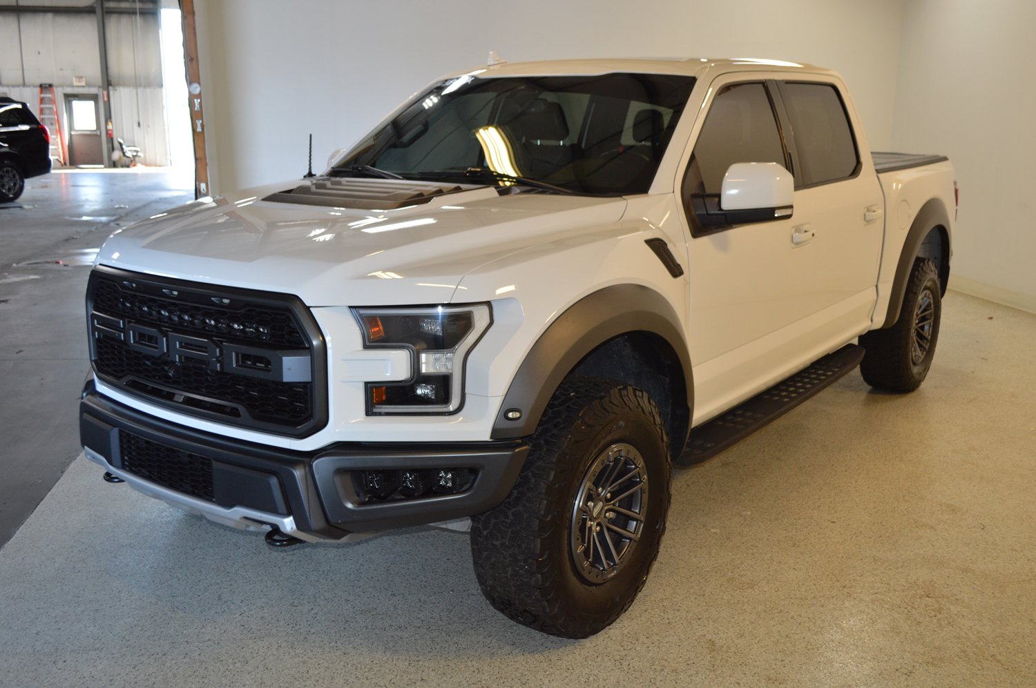 Used 2020 Ford F150 Raptor w/ Equipment Group 802A Luxury AWD/4WD image 7