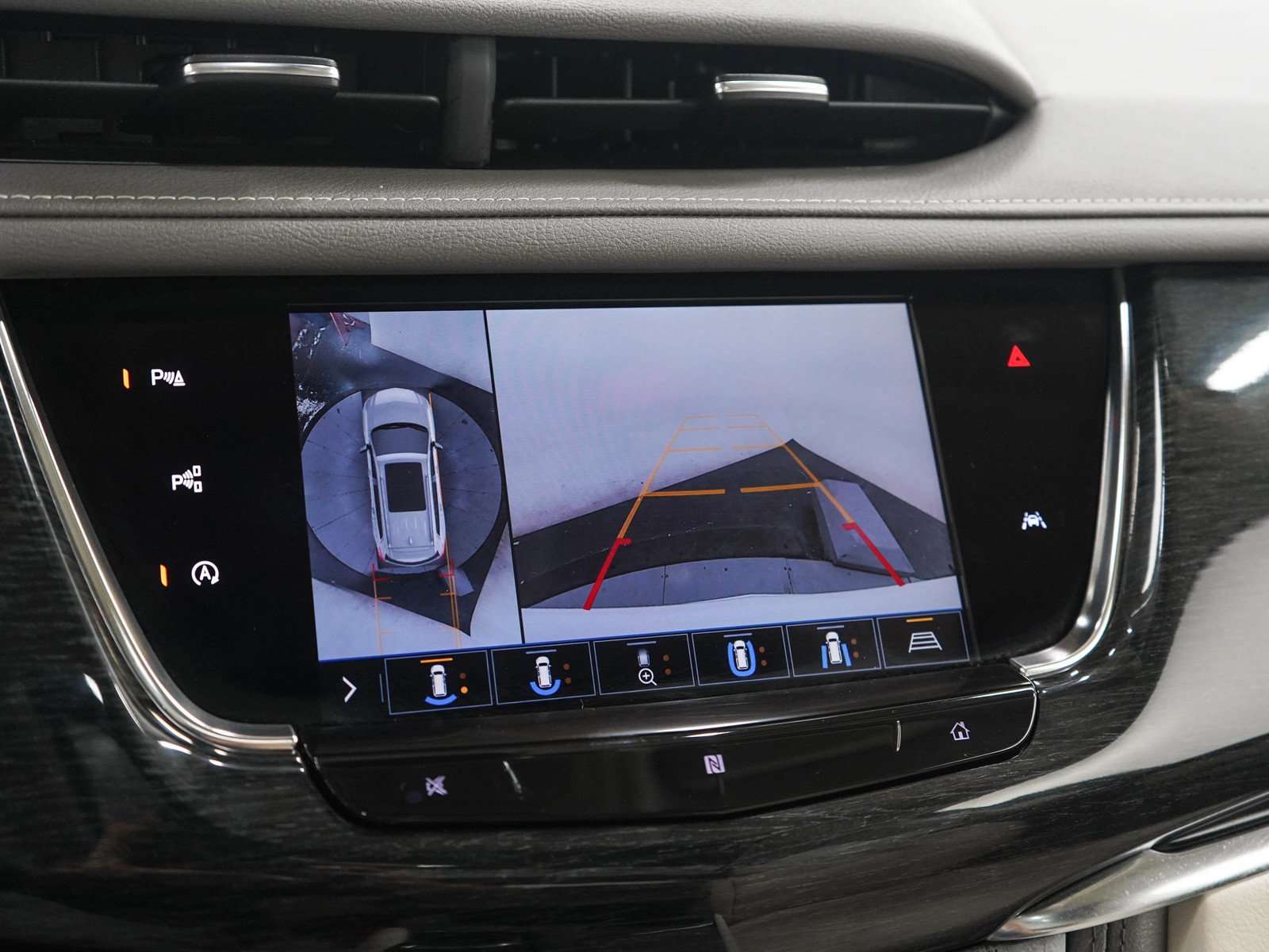 Used 2020 Cadillac XT6 Premium Luxury AWD/4WD image 22