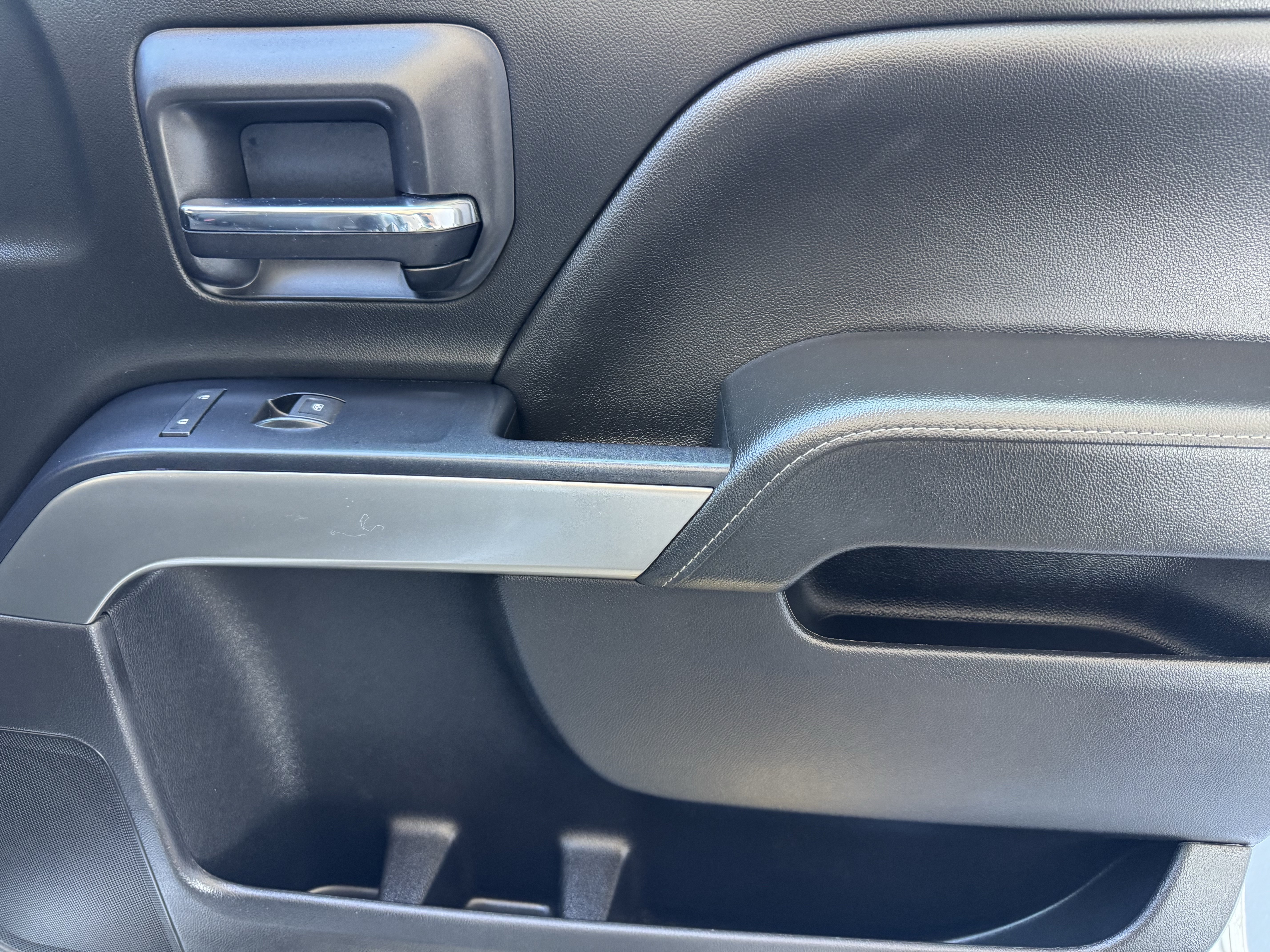 Used 2019 Chevrolet Silverado 1500 LT AWD/4WD image 22
