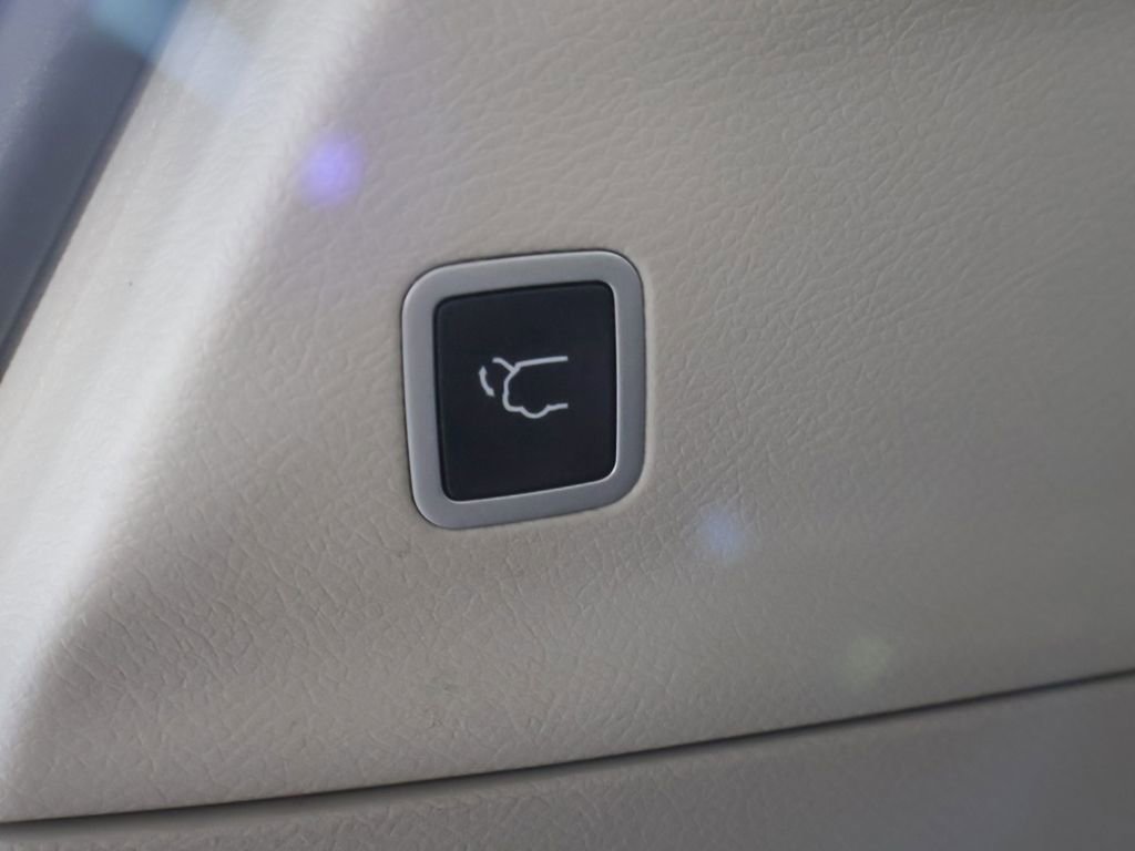 Used 2024 Chrysler Pacifica Limited FWD image 57