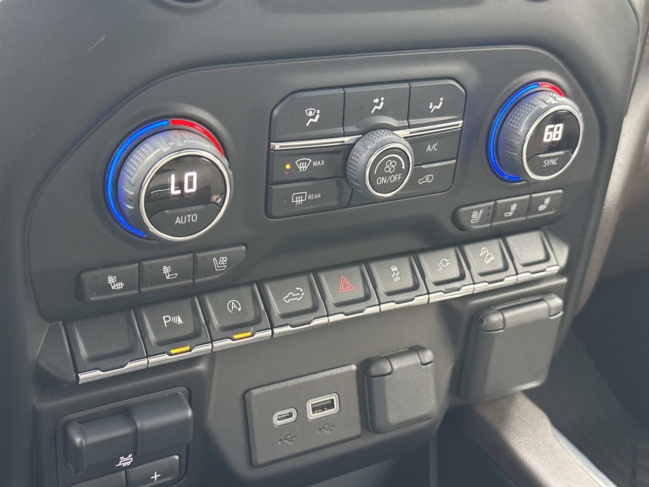 Used 2021 Chevrolet Silverado 1500 LTZ image 27