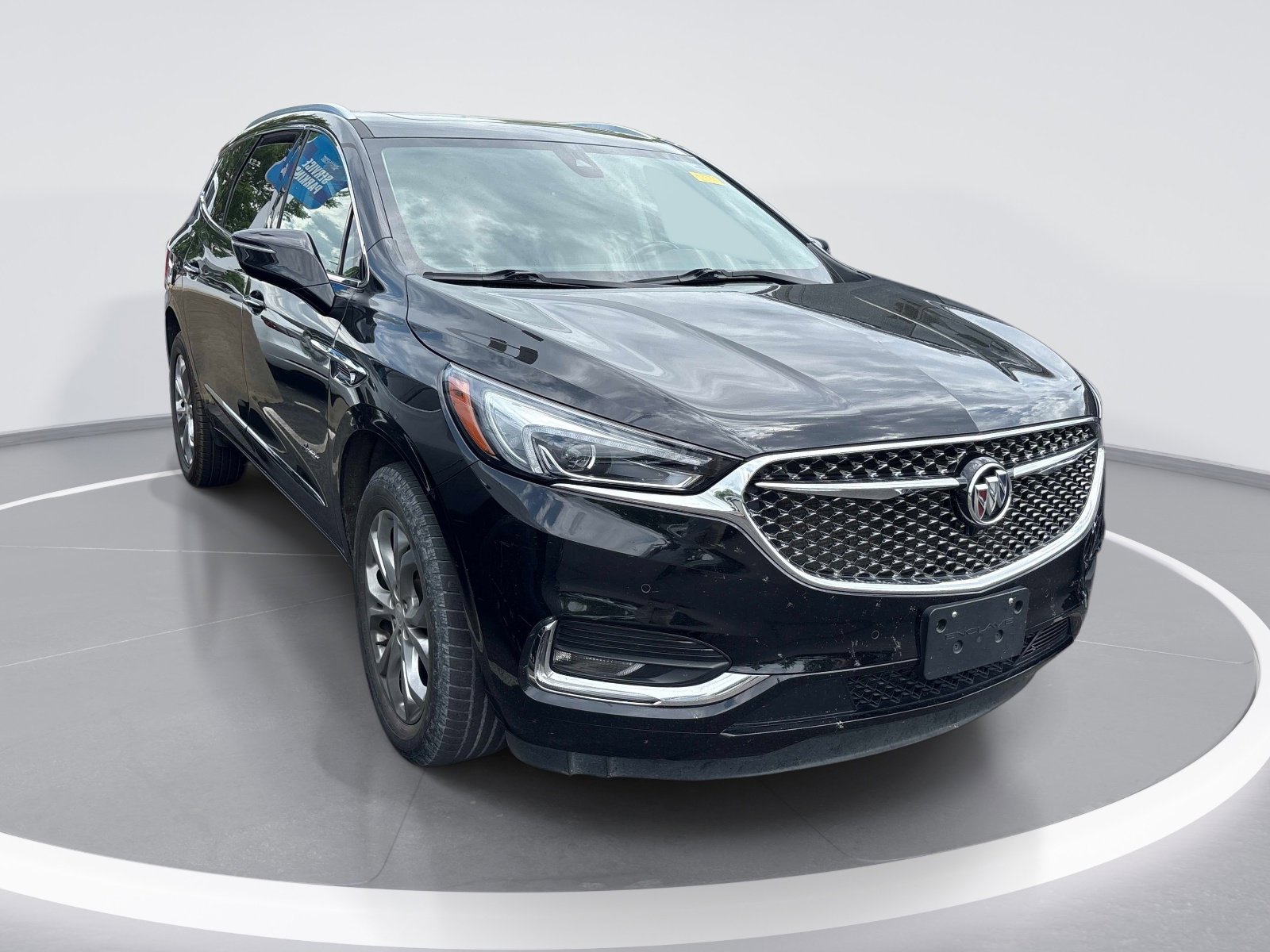 Used 2020 Buick Enclave Avenir w/ Avenir Technology Package image 2
