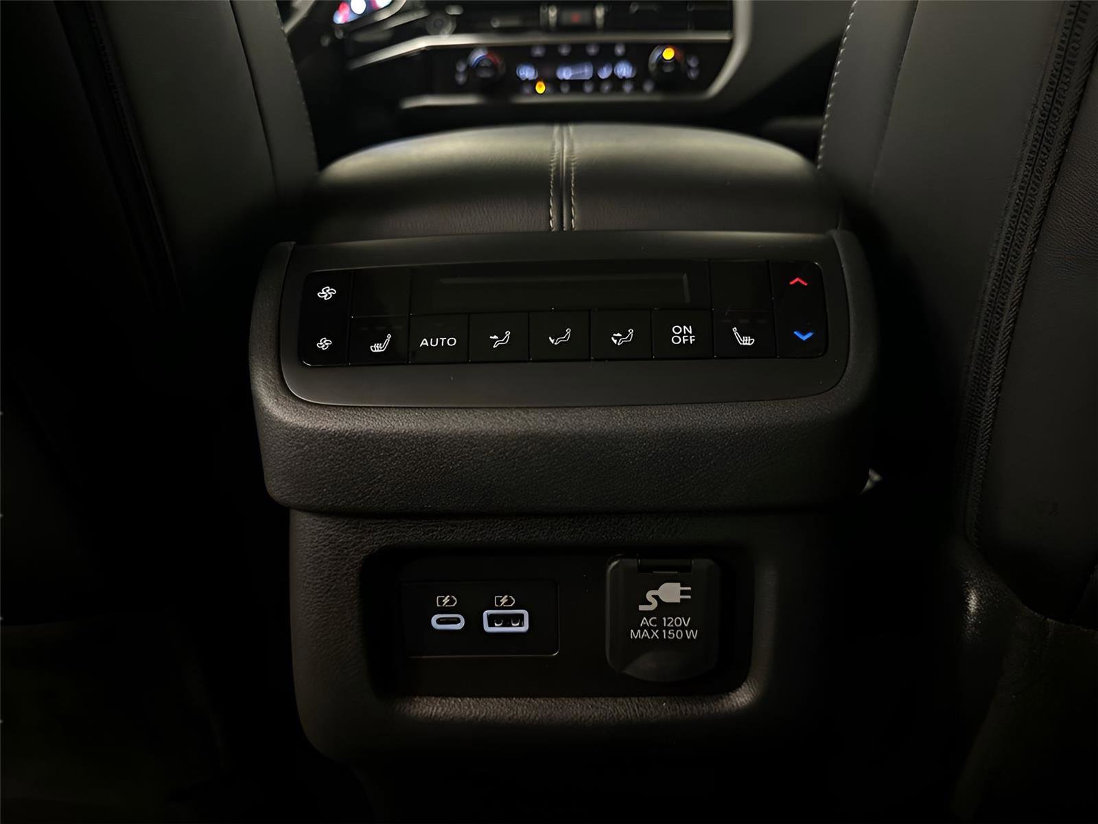 Used 2024 Nissan Pathfinder Platinum w/ Cargo Package image 32