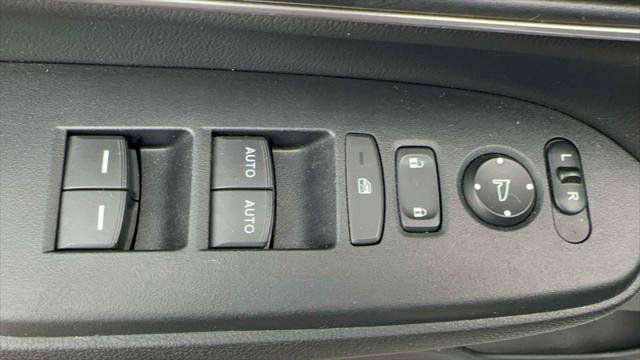 Used 2020 Honda CR-V Touring image 14