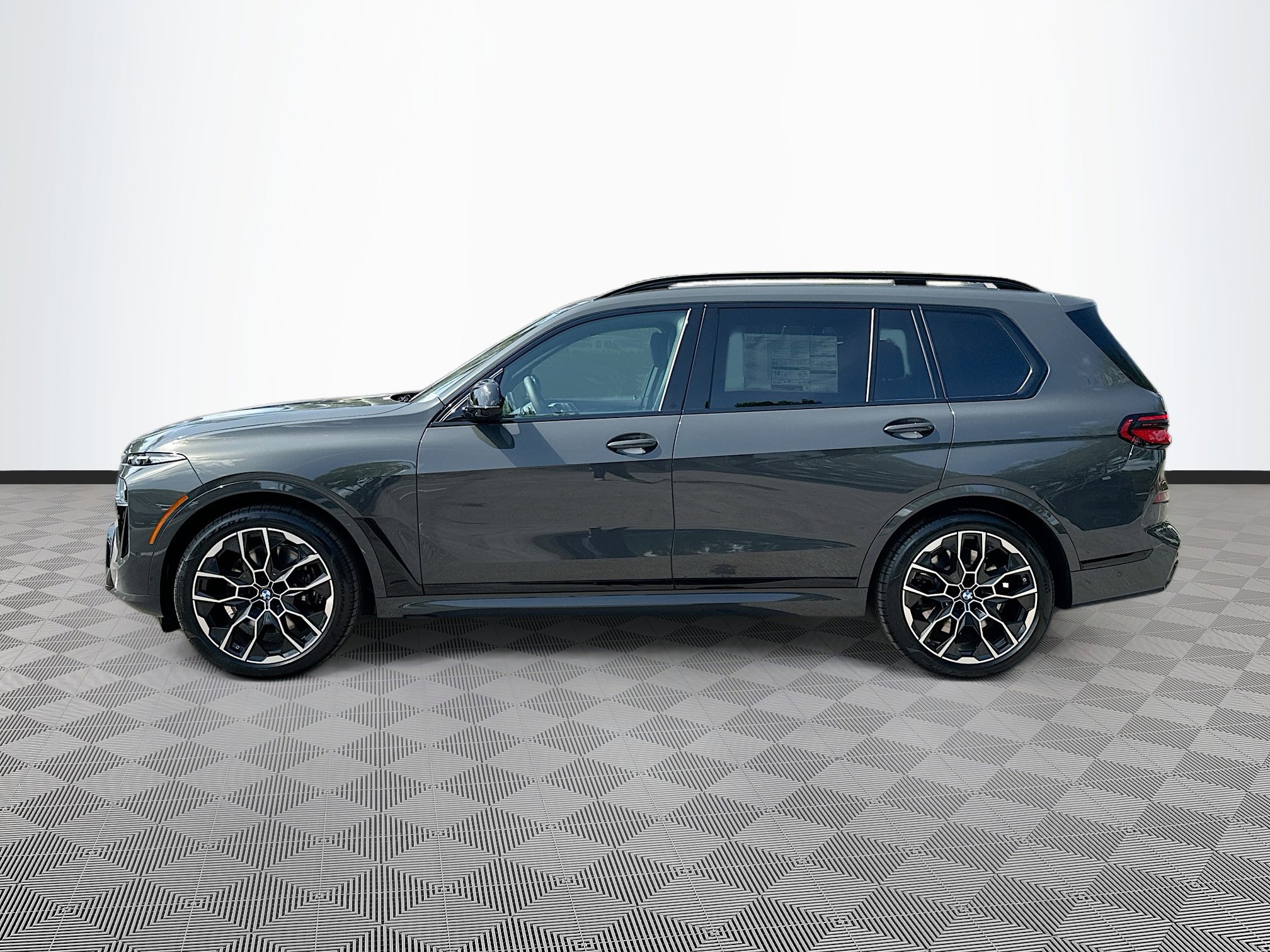New 2026 BMW X7 M60i image 4