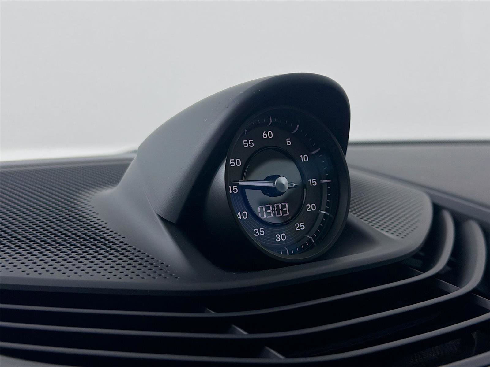 New 2025 Porsche Taycan image 14