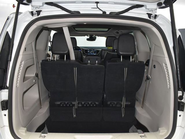 Used 2023 Chrysler Pacifica Limited image 33