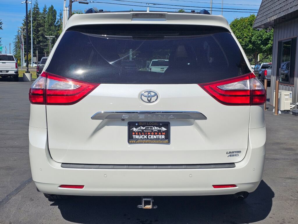 Used 2018 Toyota Sienna Limited AWD/4WD image 4