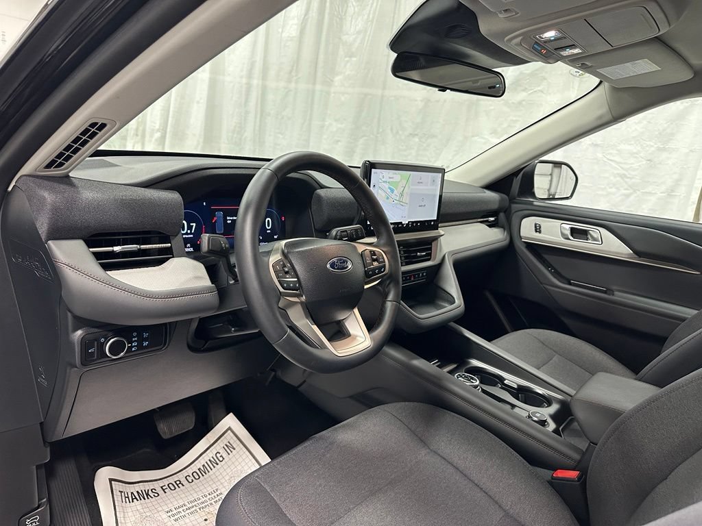 Used 2025 Ford Explorer Active AWD/4WD image 15