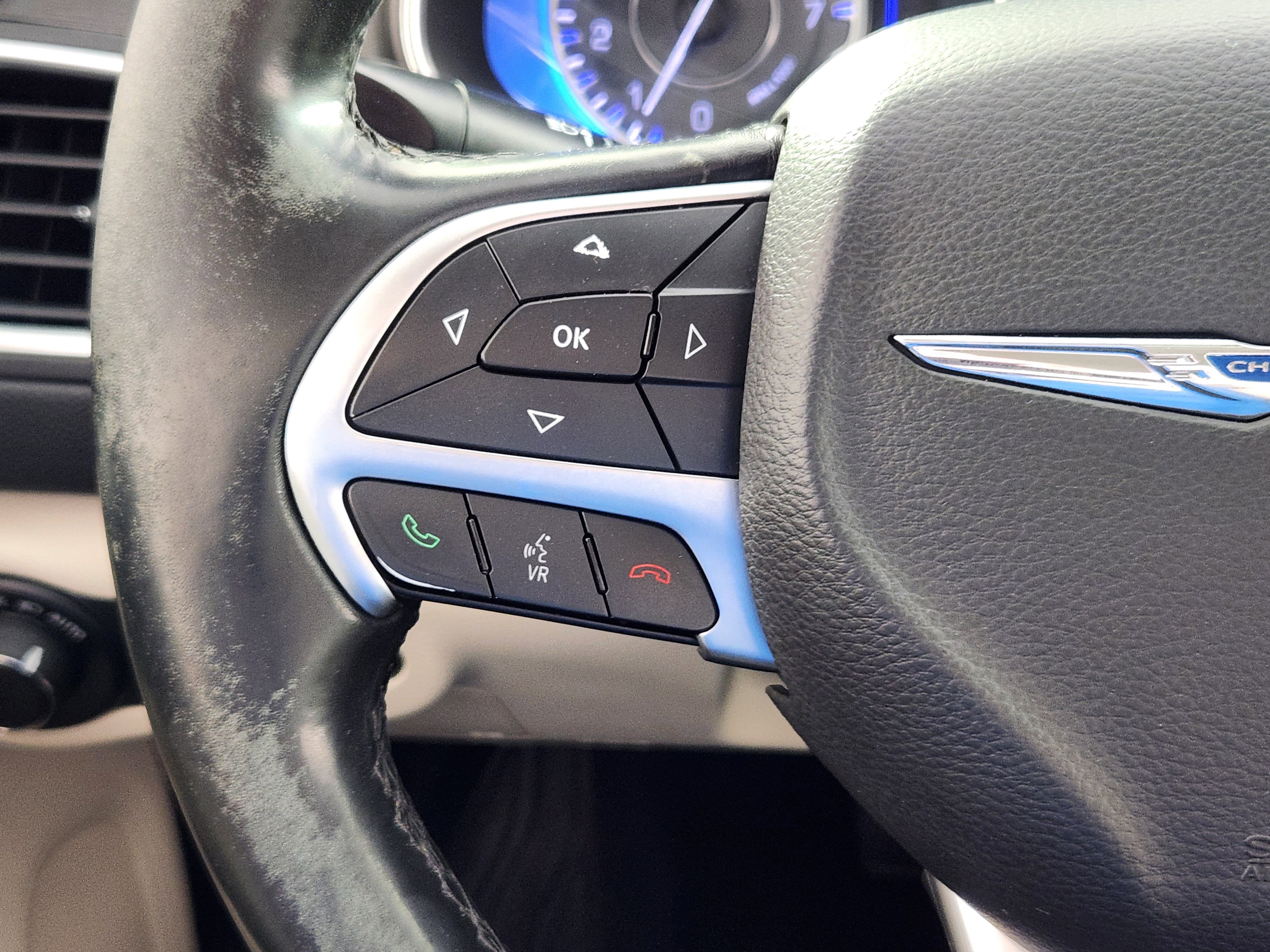 Used 2016 Chrysler 200 LX image 18