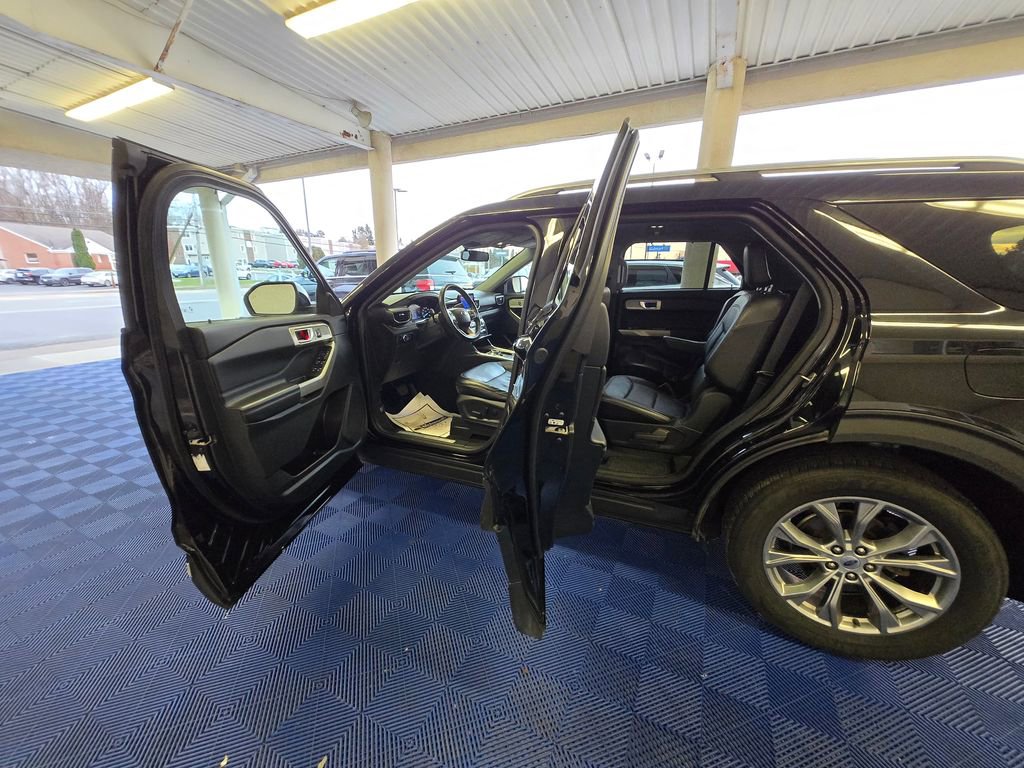Used 2023 Ford Explorer Limited w/ Equipment Group 301A image 26