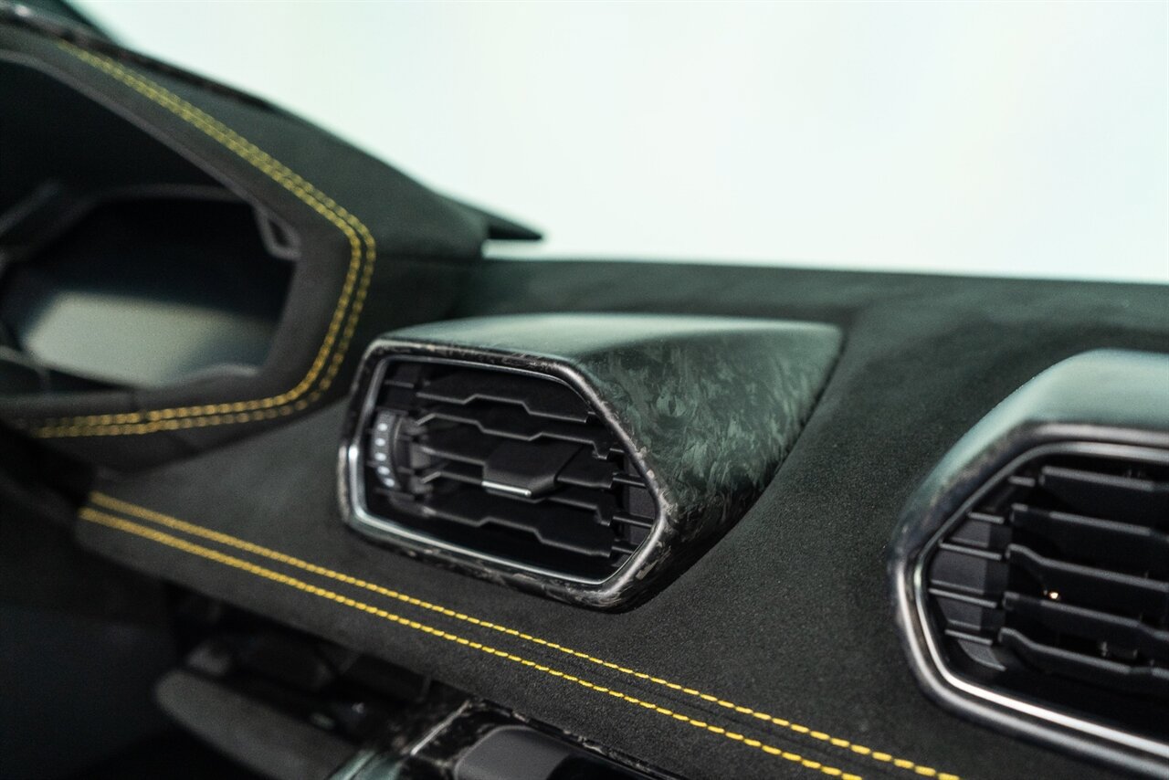 Used 2019 Lamborghini Huracan Performante AWD/4WD image 81