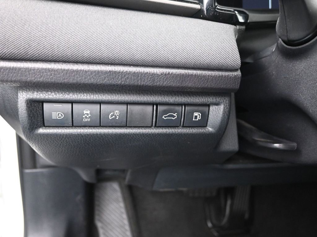 Used 2025 Toyota Camry LE image 24