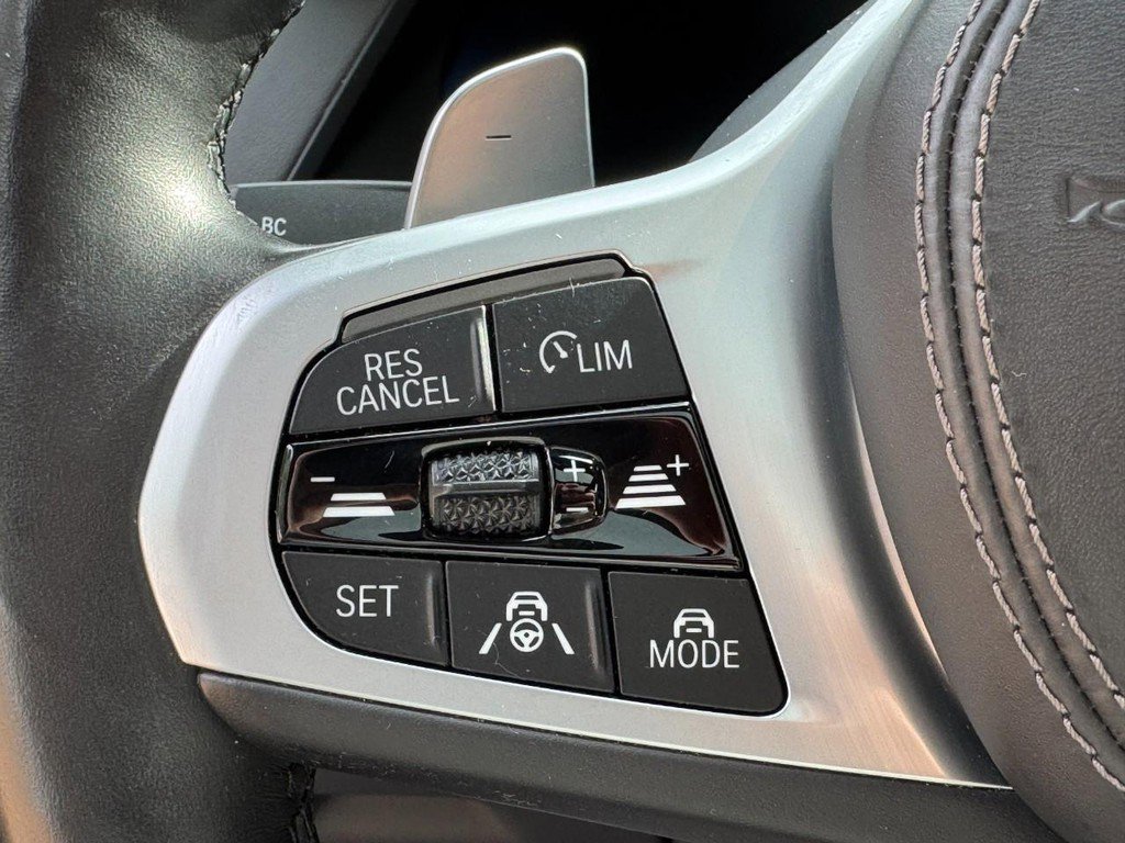 Used 2021 BMW X7 M50i w/ Dynamic Handling Package image 19