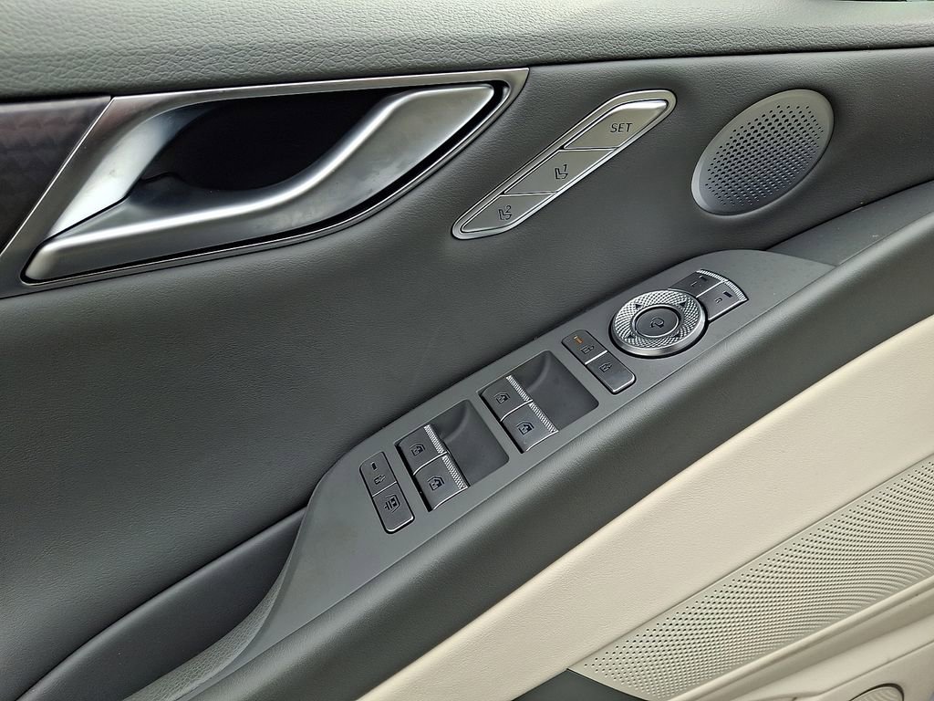 Used 2025 Genesis G80 3.5T Sport image 16