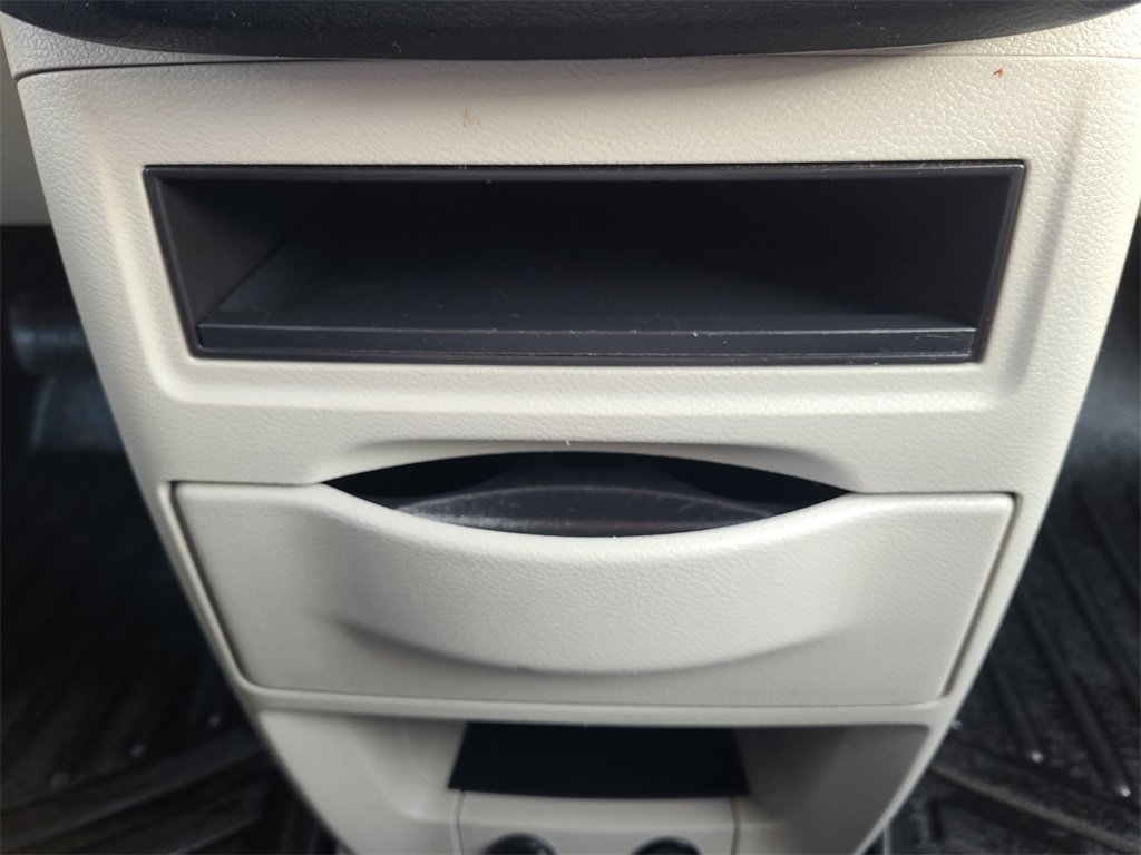 Used 2015 Chrysler Town & Country Touring image 21