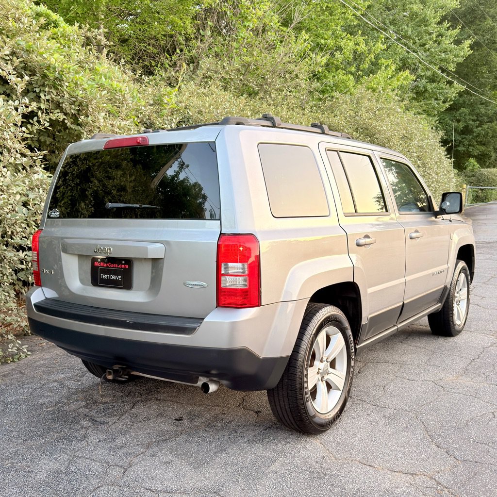 Used 2014 Jeep Patriot Latitude AWD/4WD image 3