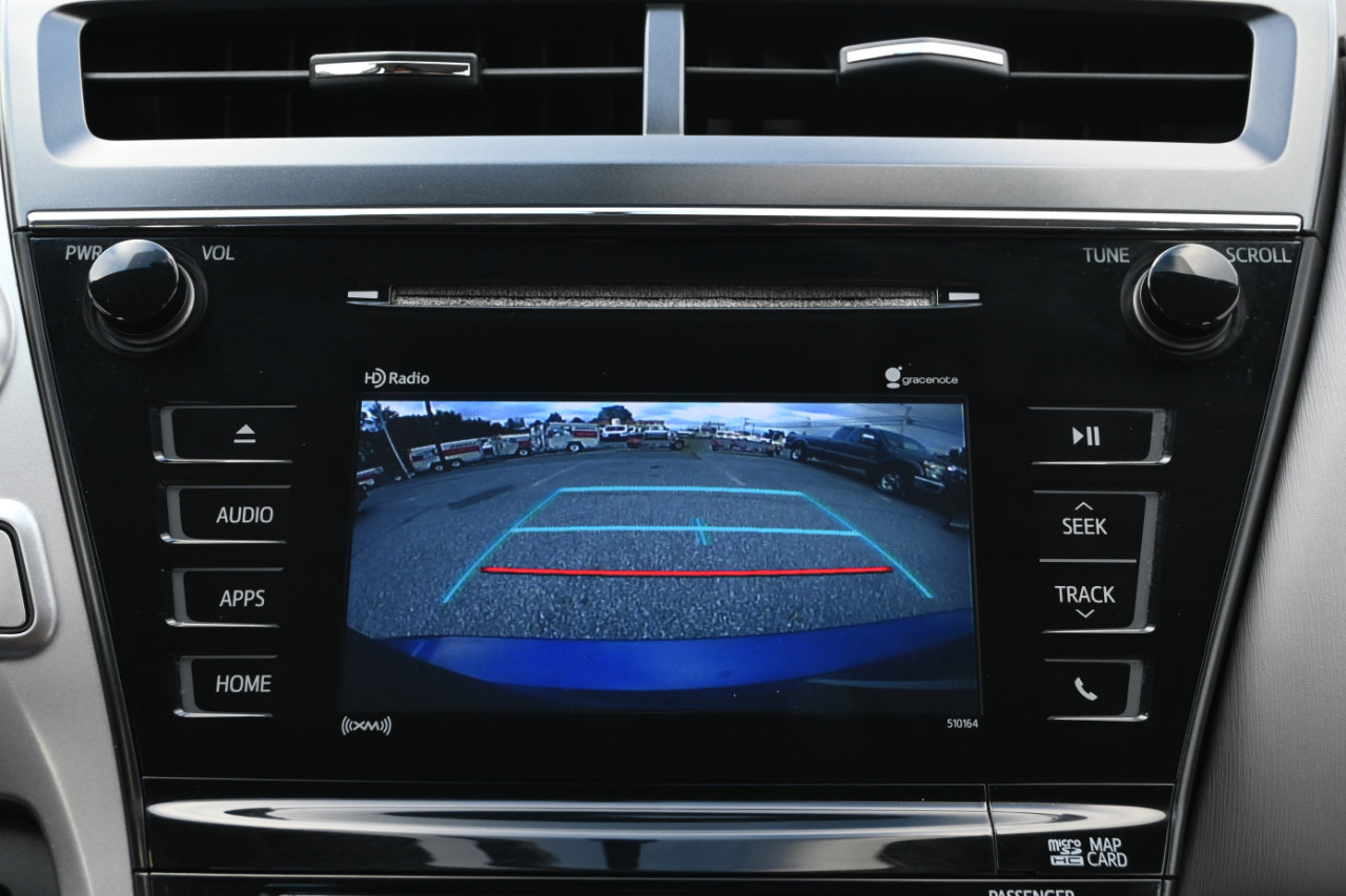 Used 2017 Toyota Prius V Three image 3