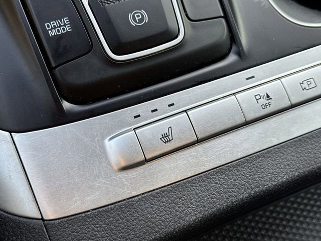 Used 2023 Kia Carnival LX image 24