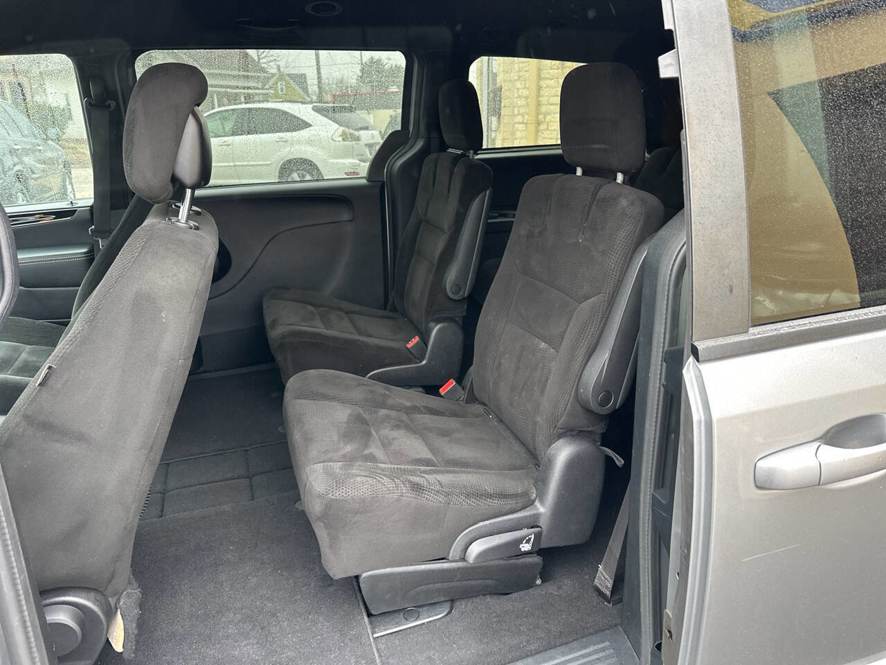 Used 2015 Dodge Grand Caravan SE image 7
