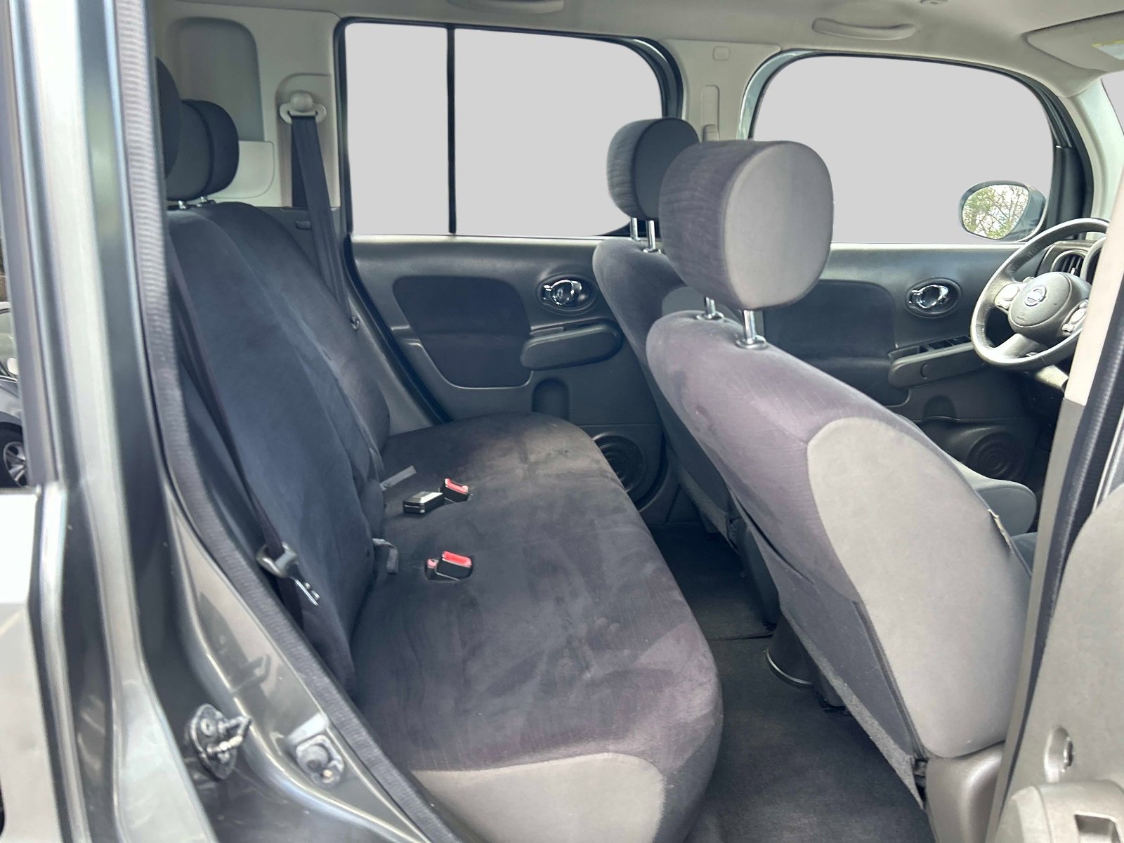 Used 2011 Nissan Cube 1.8 SL w/ Interior Illumination Pkg FWD image 13