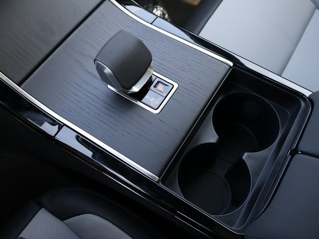 New 2026 Land Rover Range Rover Velar Dynamic SE image 26