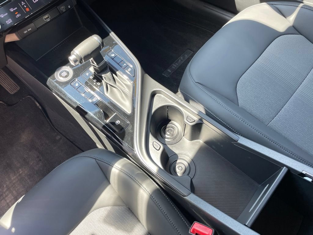 Used 2023 Kia Niro EX FWD image 9