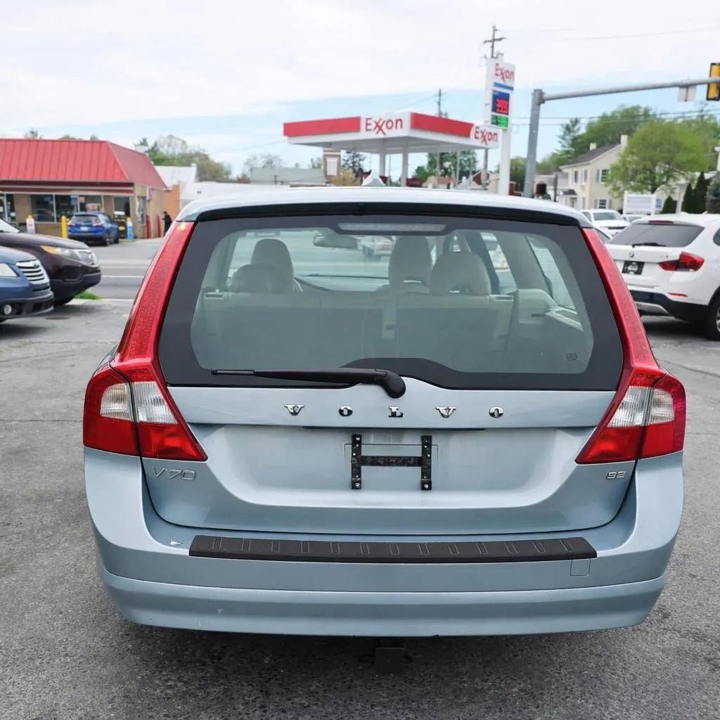Used 2009 Volvo V70 FWD image 5