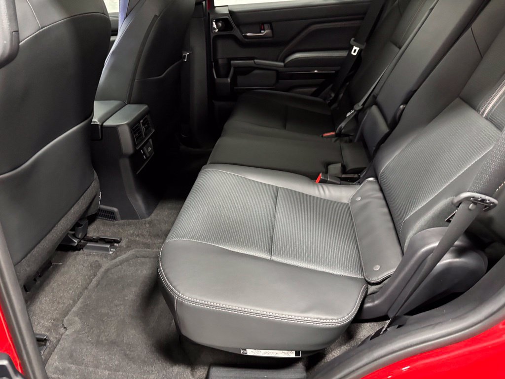 Used 2025 Toyota 4Runner Limited AWD/4WD image 45