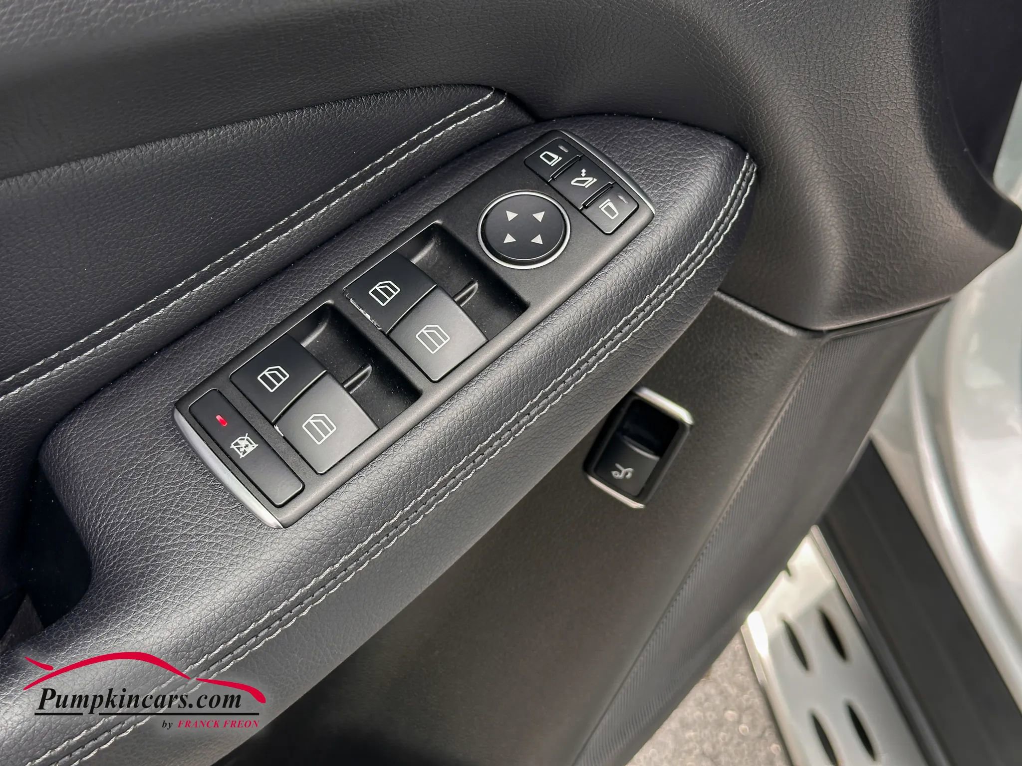 Used 2018 Mercedes-Benz GLE 350 4MATIC image 27