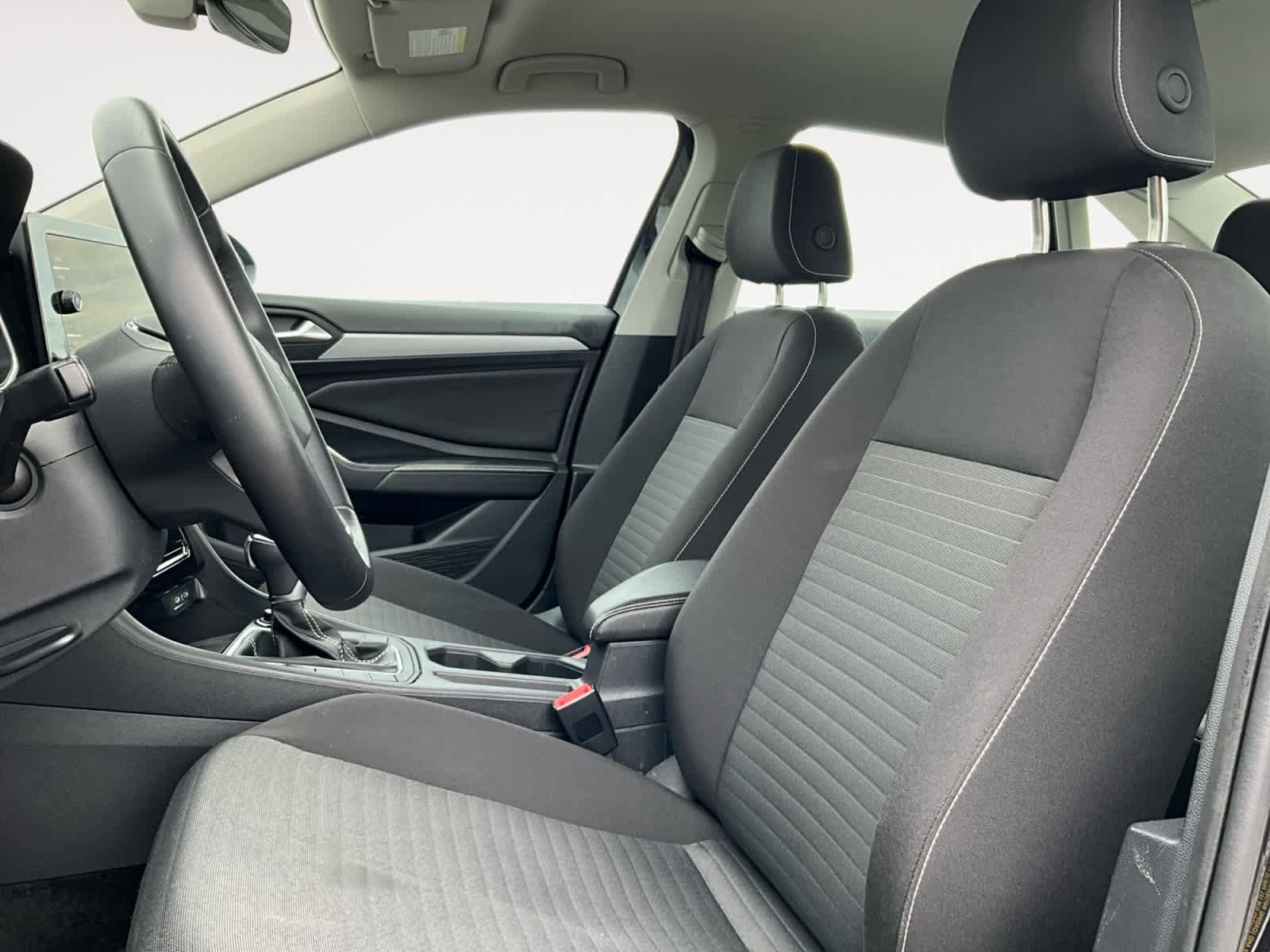 Used 2025 Volkswagen Jetta S image 9
