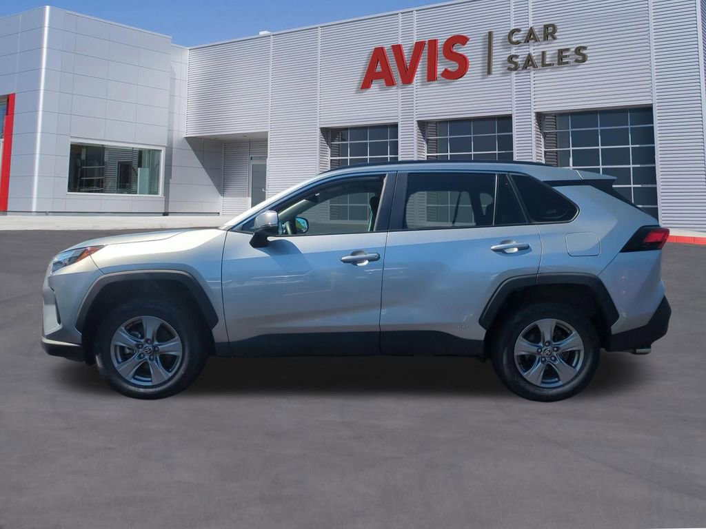 Used 2025 Toyota RAV4 XLE AWD/4WD image 10