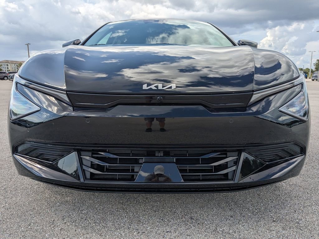 New 2025 Kia EV6 Wind RWD image 3