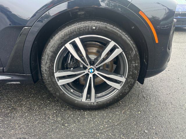 New 2027 BMW X7 xDrive40i w/ M Sport Package AWD/4WD image 16