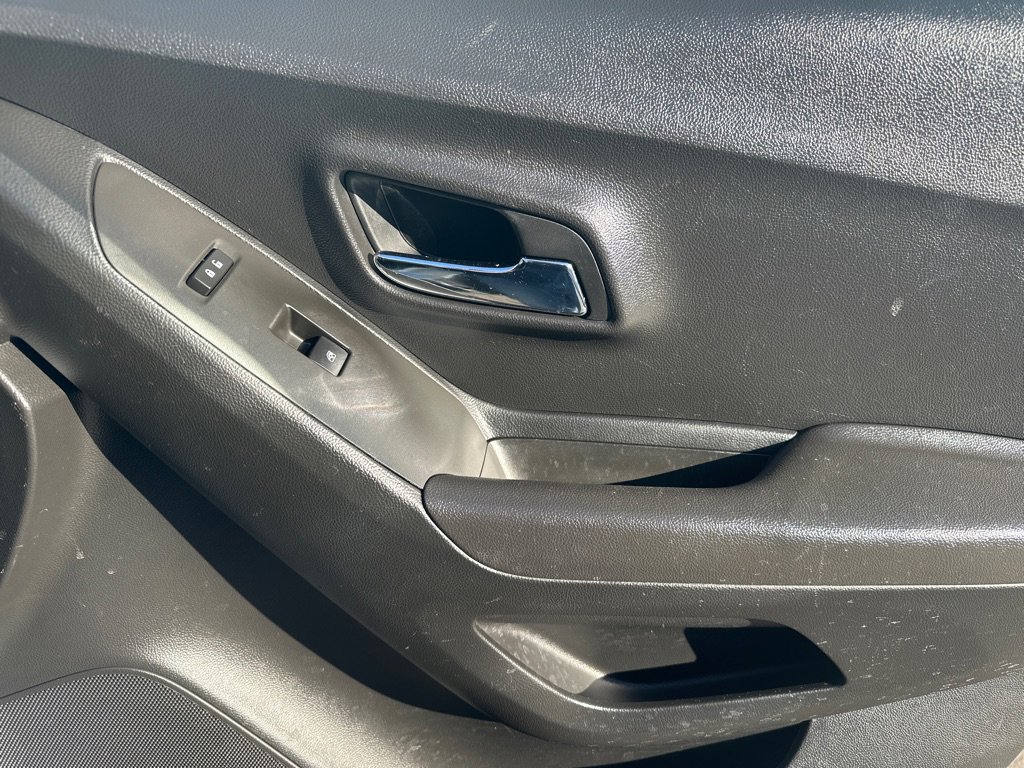 Used 2017 Chevrolet Trax LS image 11